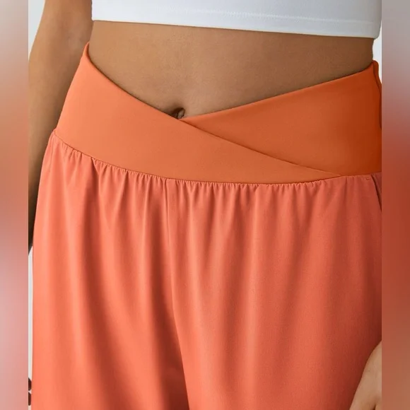 Halara Breezeful™ High Waisted Crossover Quick Dry Resort Pants with Pockets - Picture 4 of 5